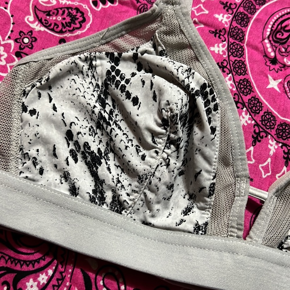 No boundaries bralette - Picture 2 of 3